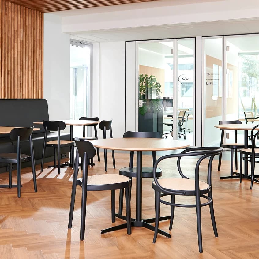 Thonet — 4