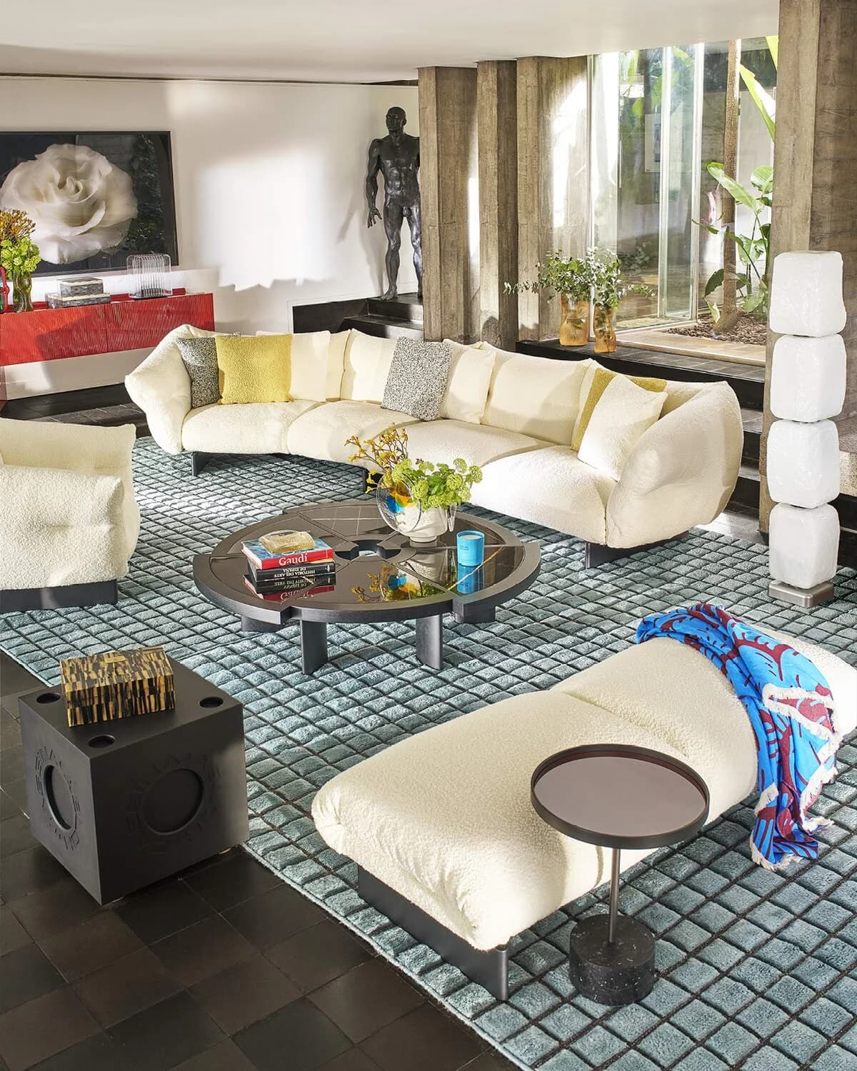 Cassina — 3