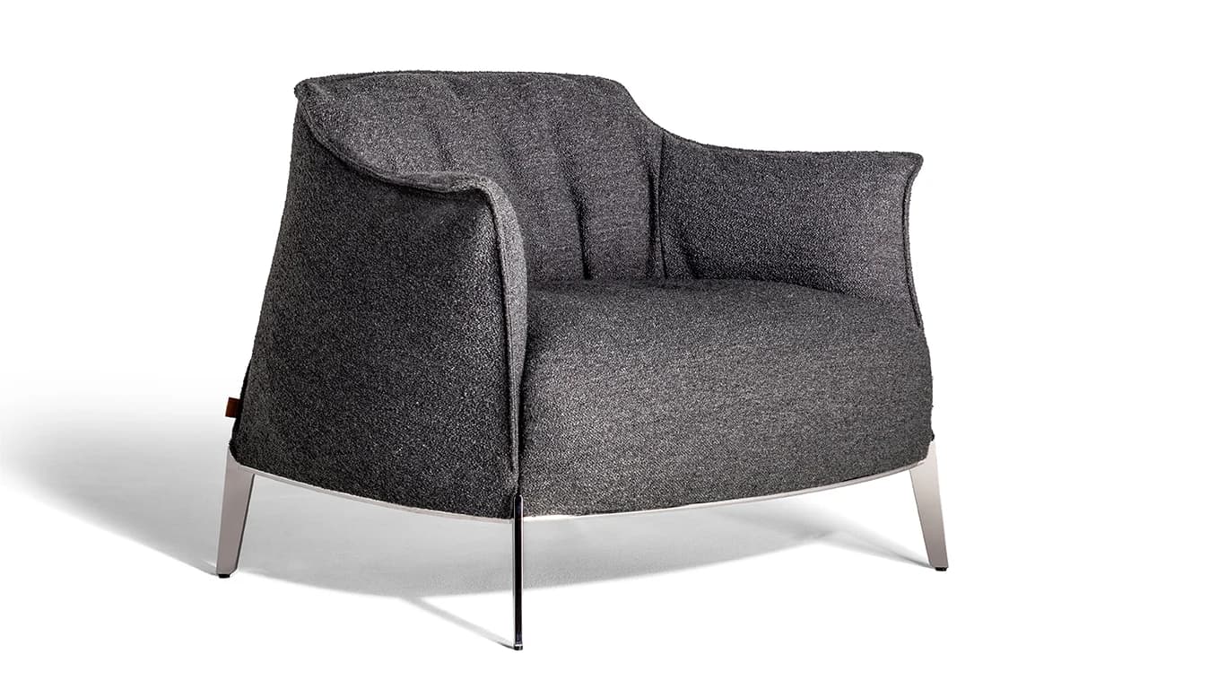 Archibald Gran Comfort Armchair