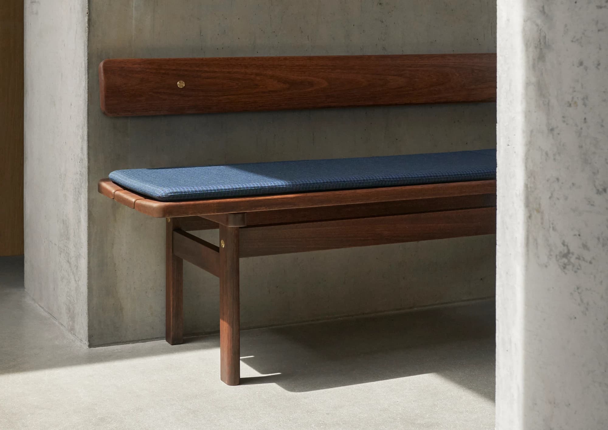 BM0700 Asserbo Bench